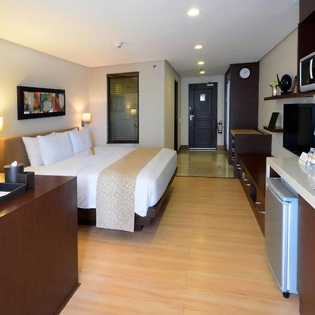 Parque Espana Residence Hotel Muntinlupa City Экстерьер фото
