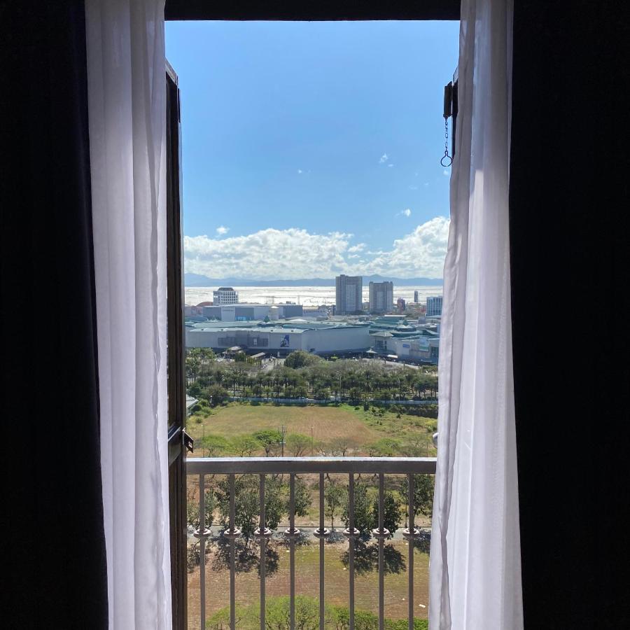 Parque Espana Residence Hotel Muntinlupa City Экстерьер фото