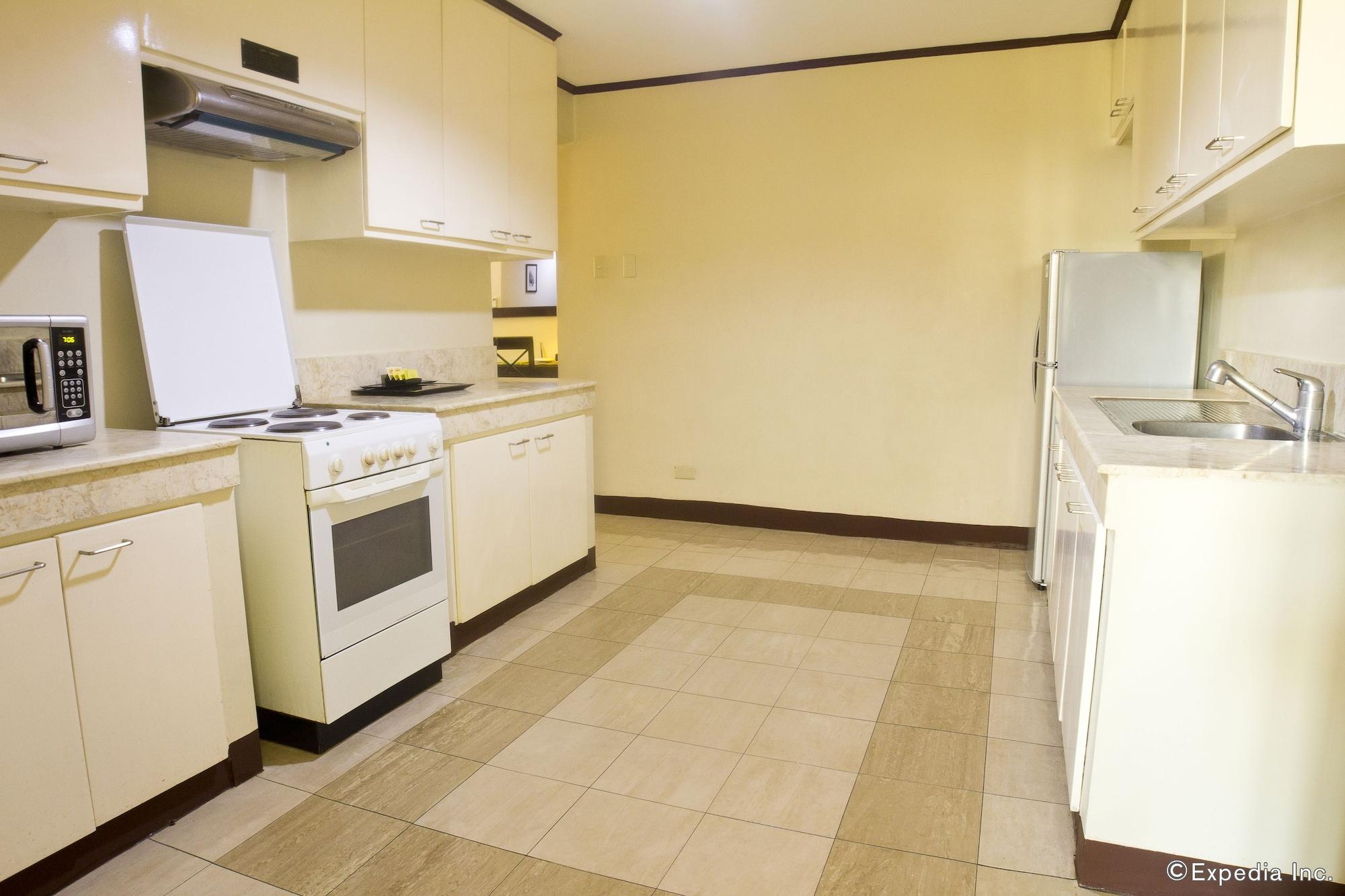 Parque Espana Residence Hotel Muntinlupa City Экстерьер фото