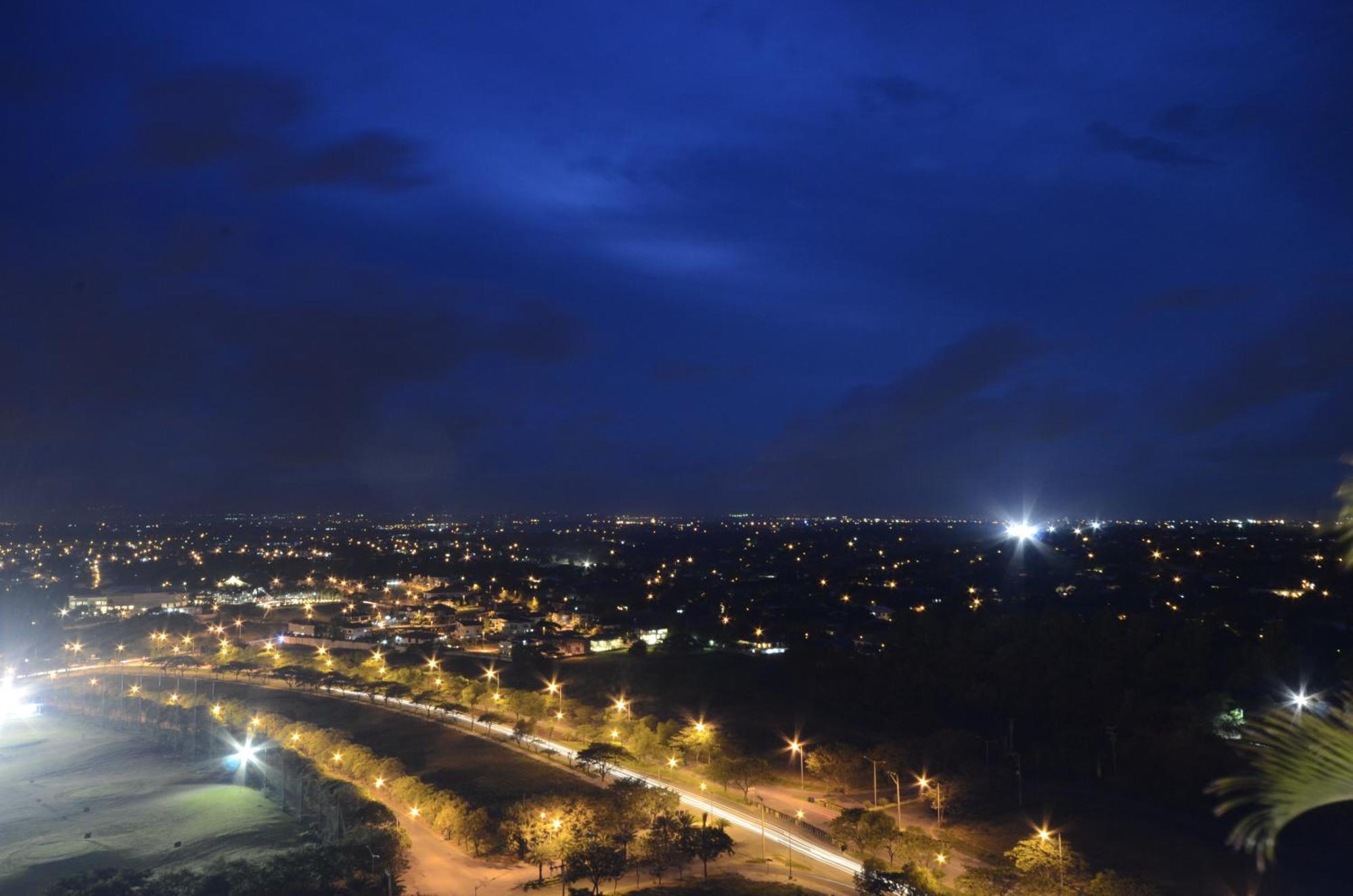 Parque Espana Residence Hotel Muntinlupa City Экстерьер фото